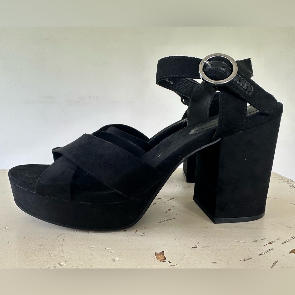 H&M Divided Black Faux Suede Platform Sandals Women's Size 8.5 View 2